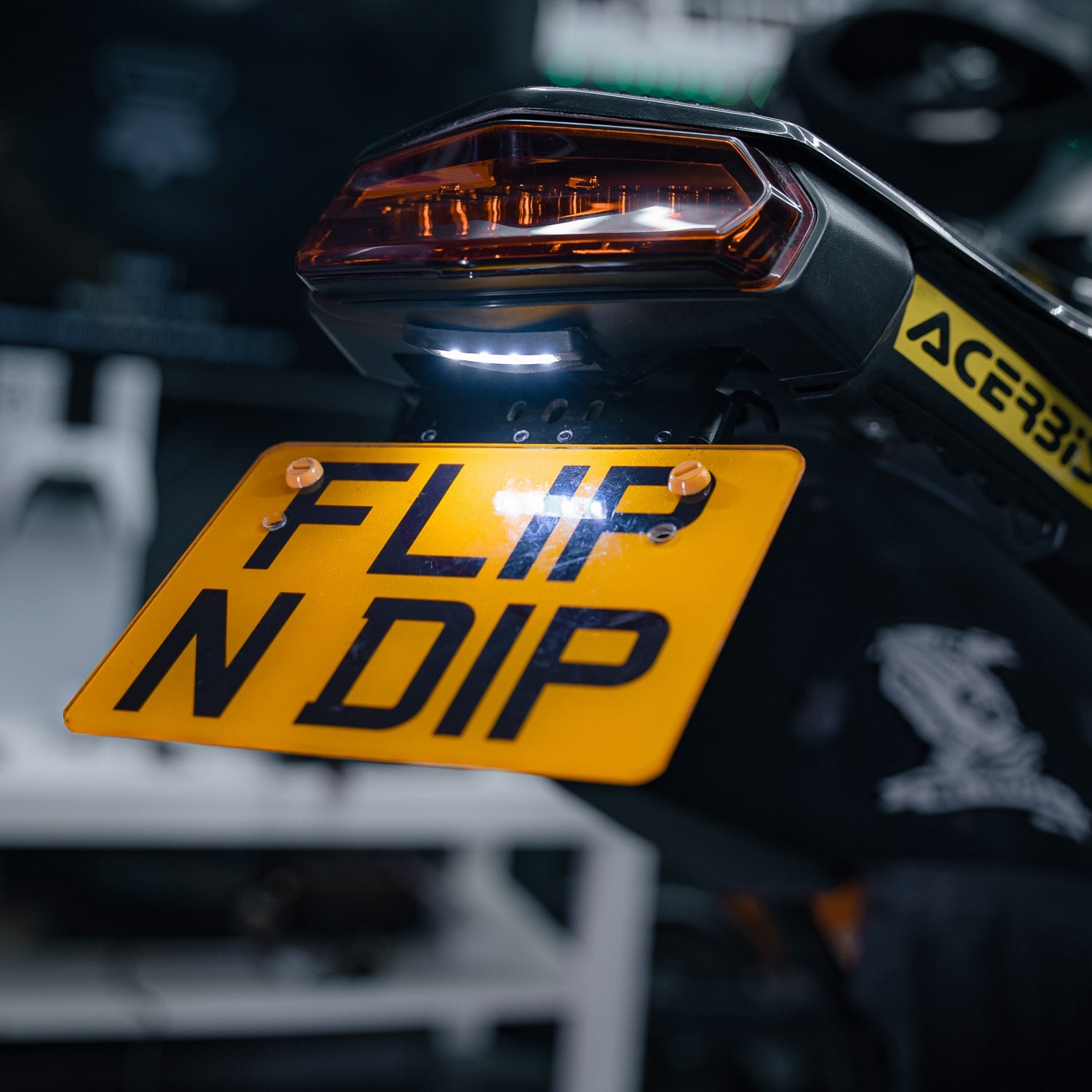 Plate Light (universal) | Flip N Dip