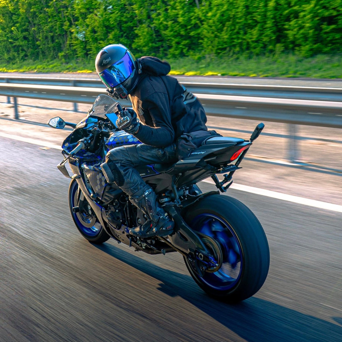Yamaha R1 Flip N Dip