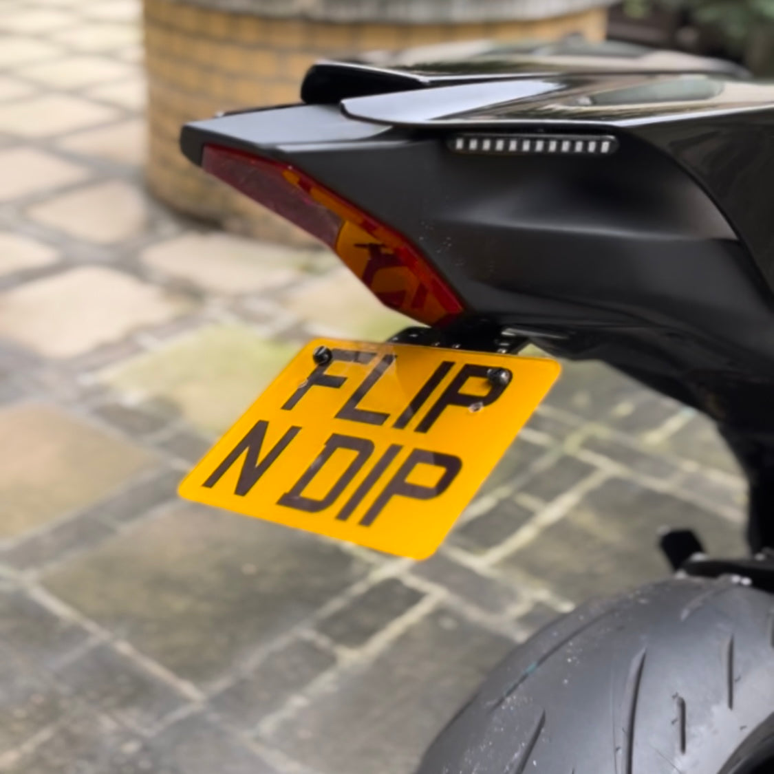 Yamaha R7 Flip N Dip