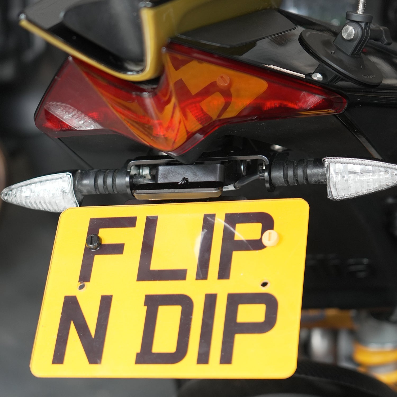 Aprilia RSV4 Flip N Dip