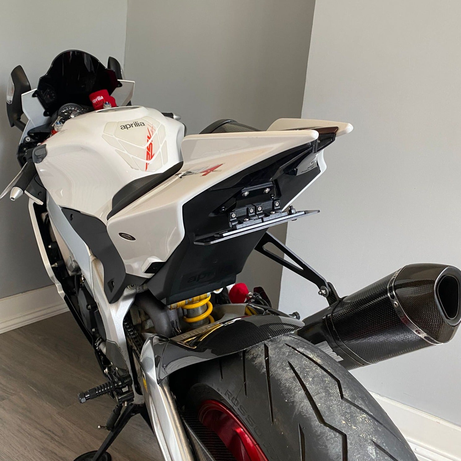 Aprilia Tuono V4 Flip N Dip